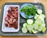 Hình bước làm 1 của món Lòng gà xào mướp