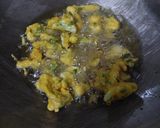 फूलगोभी के पकौड़े (Phulgobhi ke pakode recipe in Hindi) रेसिपी चरण 4 फोटो