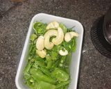 A picture of step 1 of Green peas skin chutney.