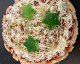 A picture of step 3 of Bhakri pizza whole wheat thin crust pizza.