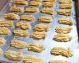 Foto langkah ke 6 dari resep Kue semprit Sagu Keju Coklat Ce Tintin Rayner.