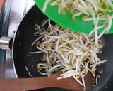 Foto langkah ke 3 dari resep Toge Ikan Asin.