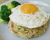 Foto langkah ke 5 dari resep Nasi goreng brokoli telur.
