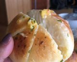 Foto langkah ke 5 dari resep Korean Garlic Bread.