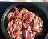 A picture of step 2 of Chicken livers.