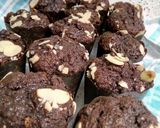 Foto langkah ke 5 dari resep Muffin pisang coklat almond.