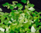 Foto del paso 1 de la receta: Huevo revuelto con pimiento morrón