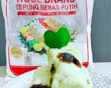 Foto langkah ke 6 dari resep Kue Putu Pandan (Cetakan daun pisang).