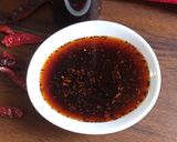 A picture of step 4 of Chilli Oil.