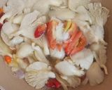 Foto langkah ke 5 dari resep Tumis Jamur Tiram.