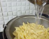 A picture of step 5 of White Sauce Pasta.