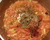 Foto del paso 6 de la receta: Albóndigas con tomates especiadas y huevo