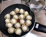 A picture of step 5 of Easter Gyoza Dumplings.