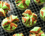 Foto langkah ke 4 dari resep Bolu Kukus Pandan Cokelat Mekar Semua - Asian Steamed Cake.