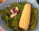 Foto langkah ke 1 dari resep Tumis Sawi Jagung.