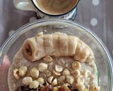 Foto del paso 4 de la receta: Pudding de chía, té matcha, plátano dátiles y avellana
