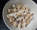 Foto del paso 2 de la receta Cake de avellanas con papaya y melón deshidratado