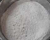 A picture of step 1 of Basic sponge cake.