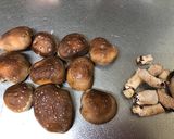 A picture of step 1 of Japanese Butter Garlic Mushroom.