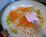 Foto del paso 1 de la receta: Revuelto de fideos del día anterior con verduras