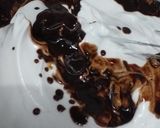Foto langkah ke 4 dari resep Muffin Coklat Putih Telur,.