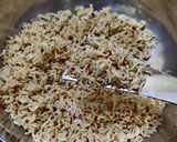 A picture of step 3 of Maggi Bhel.