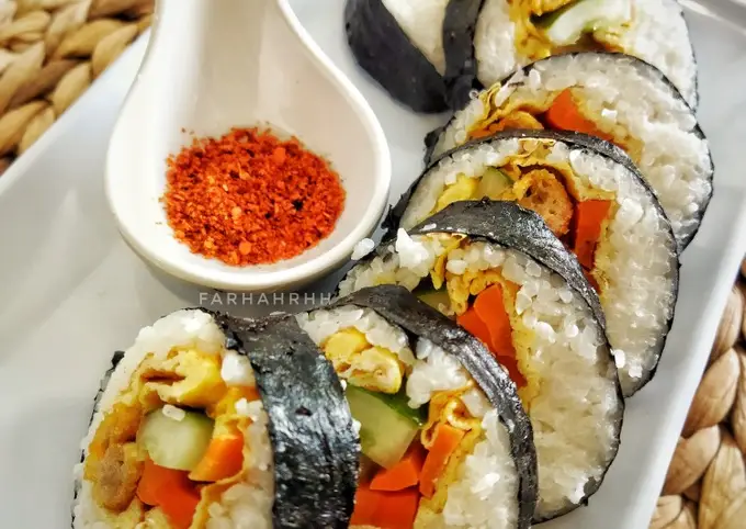 Langkah-langkah untuk membuat Resep Sushi Roll Ala Rumahan