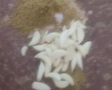 A picture of step 1 of Garlic chutney.