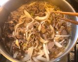 A picture of step 4 of Gyudon (beef bowl).