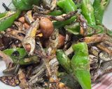 青龍辣椒炒小魚干花生的食譜步驟5照片