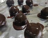 A picture of step 6 of Oreo Chocolate Truffle Balls.