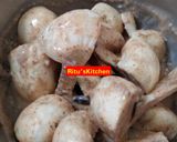 A picture of step 3 of Mushroom Masala(no cream added).