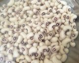 A picture of step 1 of Lal saag Malvani rassa.