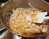 A picture of step 4 of Rice krispies treats.