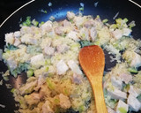 Foto del paso 3 de la receta: Arroz con lomo y calabacín