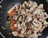 A picture of step 5 of Chettinad mushroom fry.