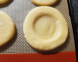 Foto del paso 4 de la receta: Galletitas con jalea de frutillas sin manteca
