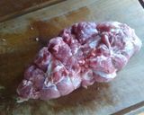 Foto del paso 1 de la receta: Bondiolita marinada con batatas