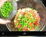 A picture of step 3 of Veg Maggi Bhel.