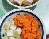 Foto langkah ke 1 dari resep Sayur Bening Jagung Wortel.