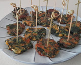 Foto del paso 7 de la receta: Tortitas de espinacas con piñones
