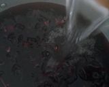 A picture of step 1 of Zobo drink.
