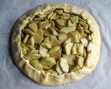A picture of step 5 of Rustic Apple Pie.