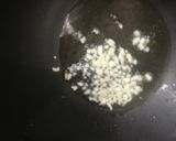 A picture of step 2 of Chicken alfredo.