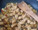 Foto langkah ke 5 dari resep Ayam Kentang Teriyaki.