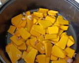 A picture of step 2 of Stir-Fried Pumpkin with Eggs (Easy Recipe for Eye Health).