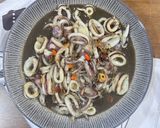 Foto langkah ke 3 dari resep Cumi Asam Saus Tiram.