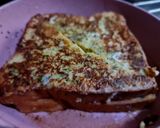 Foto langkah ke 5 dari resep Garlic Cheese Toast.