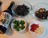 【源釀醬油】川耳炒冬菇的食譜步驟1照片