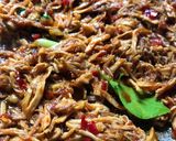 Foto langkah ke 4 dari resep Ayam Suwir Pedas.